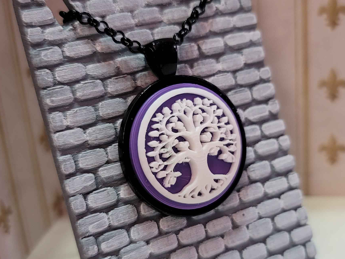 High Court Pendants: Aleksi - Image 2