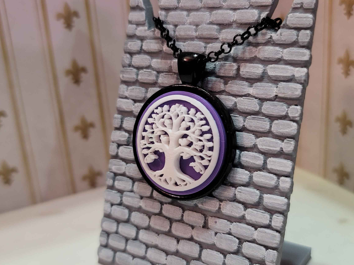 High Court Pendants: Aleksi - Image 3